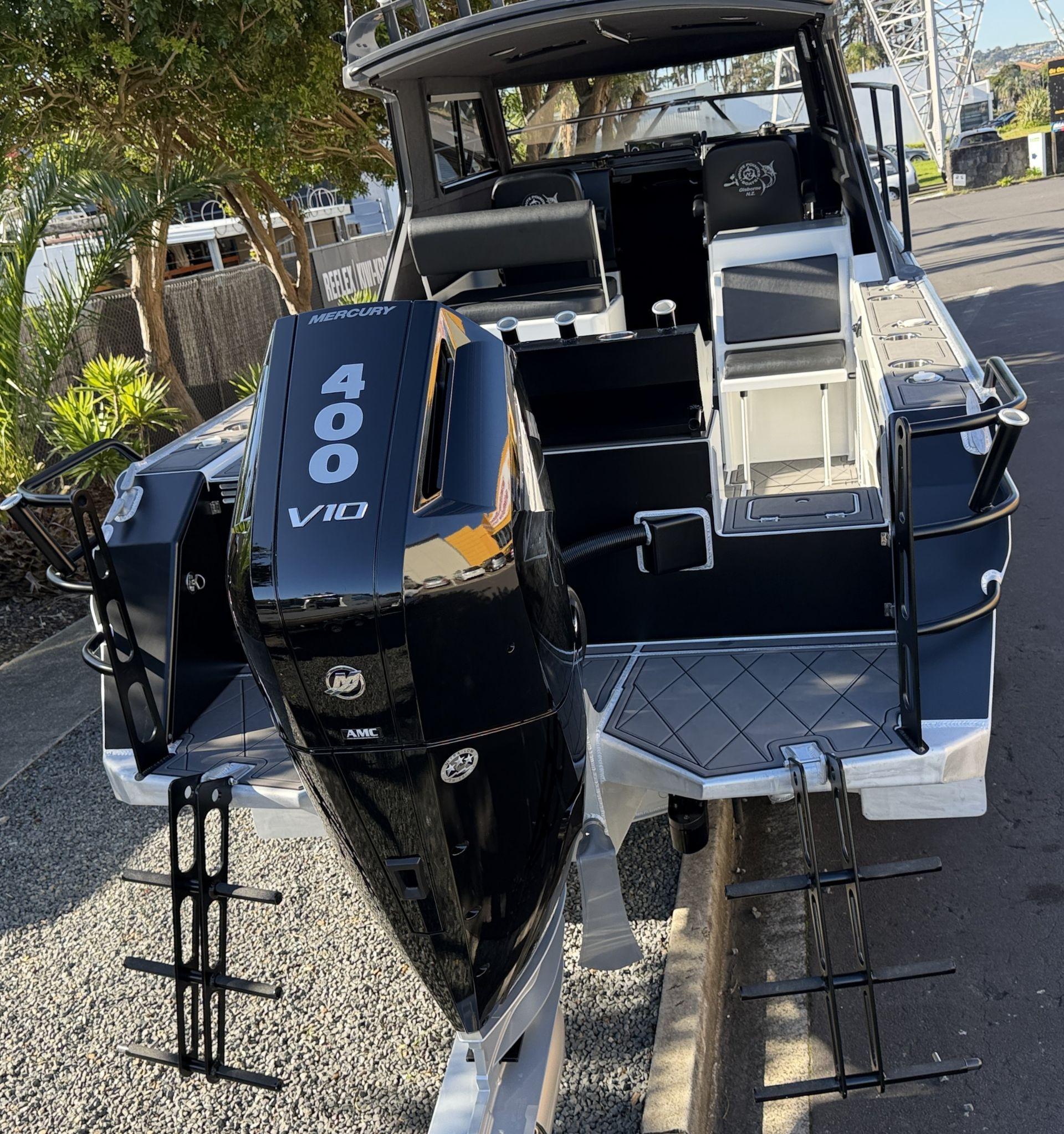 Batwing transom with cage