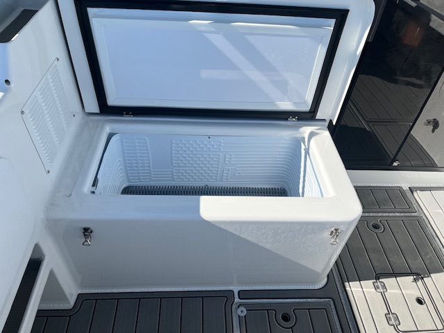 Cockpit seat freezer